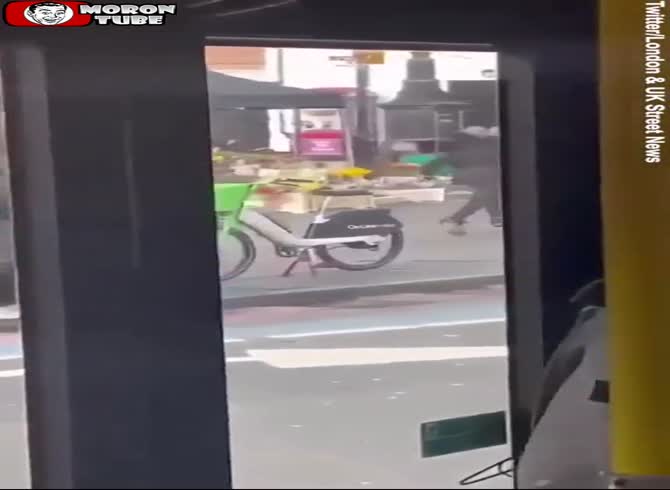 Video :London machete fight